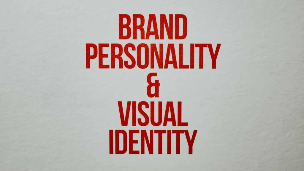 Membangun personal branding profesional melalui media sosial